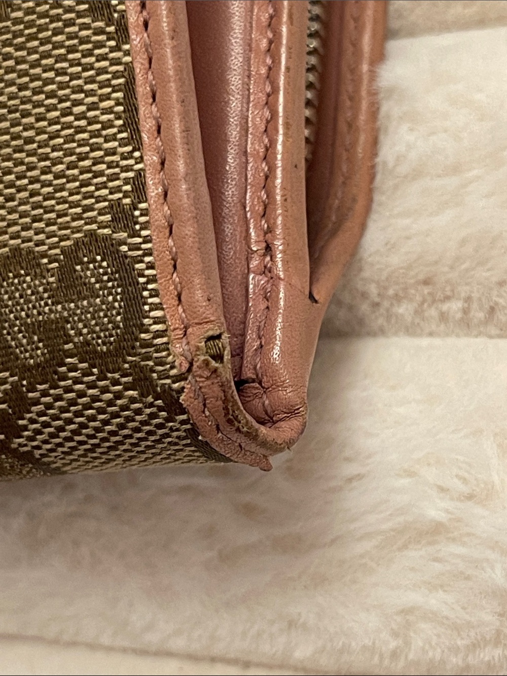 Gucci Beige GG Canvas Wallet with Pink Leather Trim - Picture 7 of 8
